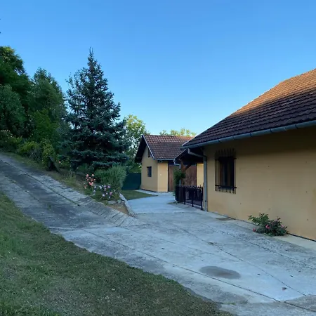 Feriehus Vikendica Dora *