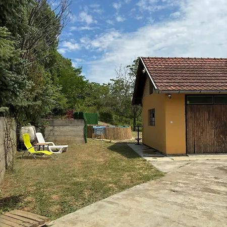 Feriehus Vikendica Dora